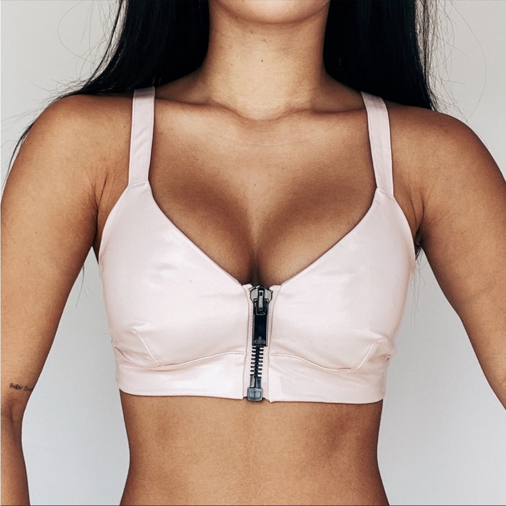 Alo yoga pleather zip front sports bra top pink